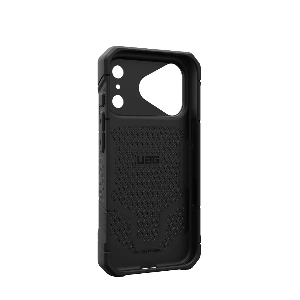 imgi_11_UAG_HS_APPLE_IPHONE-18-PRO-2026-QUEEN_CAMERA-BUTTON_MONARCH-PRO-KEVLAR_BLACK_NDV_04.webp