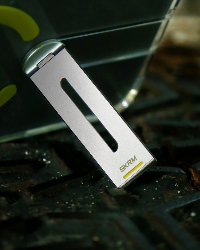 SkinArma Helix MagSafe Case With 360 Rotating Stand for iPhone 16 Pro - Clear