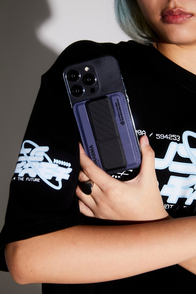 SkinArma Kado Mag-Charge Card Holder With Grip Stand - Blue / Orange 