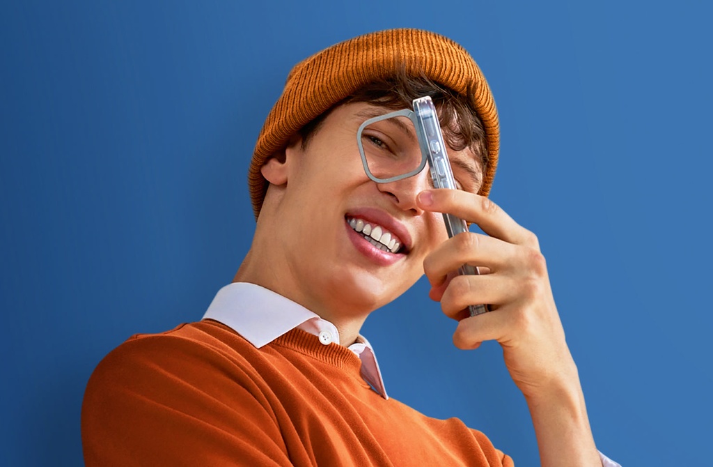 Uniq Hybrid Heldro Max MagSafe Case with Camera Stand for iPhone 16 Pro - Taupe Gold