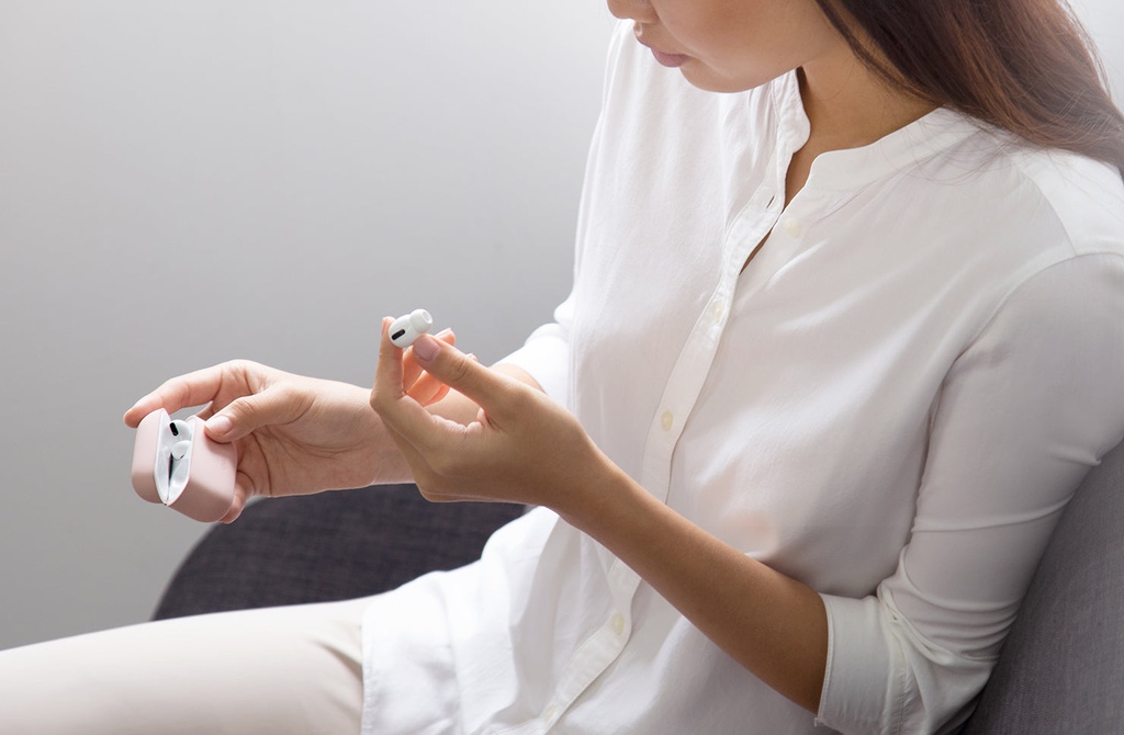 Uniq Hybrid Lino Liquid Silicon Case for Airpods Pro 2 - Blush Pink 